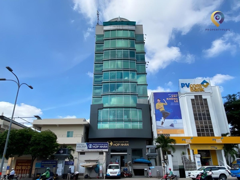 M – Star Building